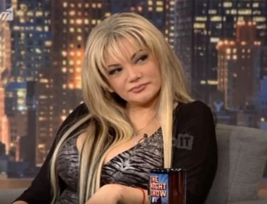 Η Πέπη Τσεσμελή «σπάει» τη σιωπή της 16 χρόνια μετά τη σύλληψή της σε οίκο ανοχής (βίντεο)